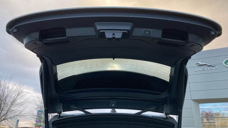 Jaguar F-Pace 2.0d [180] Chequered Flag 5dr Auto AWD Diesel Estate